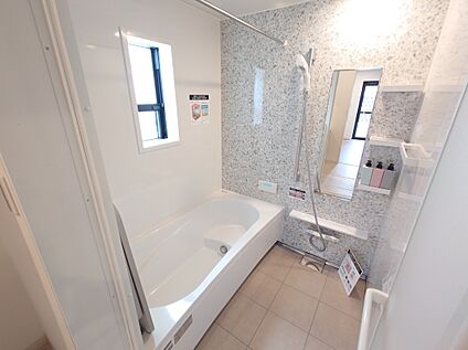 バスルーム   (標準仕様）