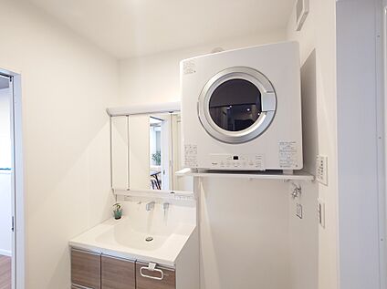 内観施工例  (洗面所)