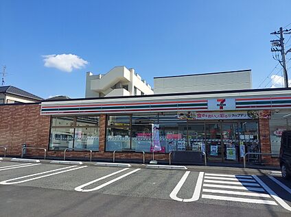 セブンイレブン　大和高田今里店 800ｍ(徒歩8分)