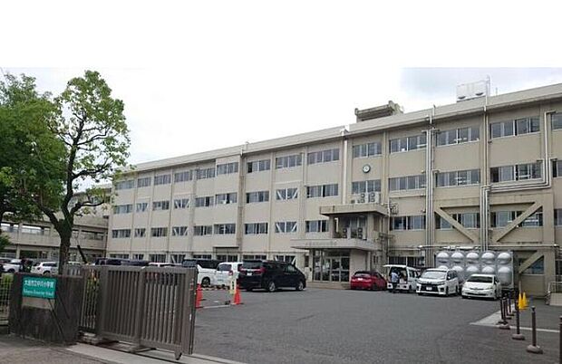 大垣市立中川小学校(約590m)