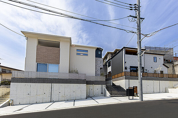 【NEWモデルハウス/外観写真】
NEWモデルハウスがついに完成いたしました!陽当たりも◎ぜひご見学ください!