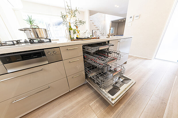 【【弊社施工例／キッチン】】コダワリの設備で暮らしやすさも抜群！色々とカスタマイズ出来るのも自由設計の醍醐味ですね。