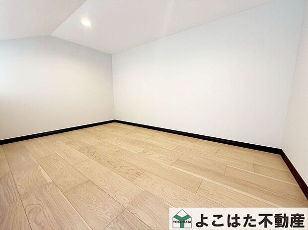 ロフトがあることで、収納スペースの確保だけでなく、ライフスタイルに合わせた柔軟な利用が可能です。