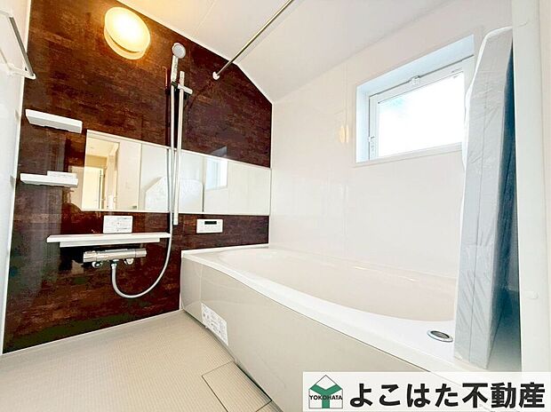 バスルームには浴室乾燥機が標準装備!日々の家事をサポート!