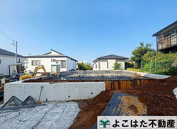 小学校まで歩8分、中学校まで歩11分に教育施設が揃っているので安心の子育て環境です。