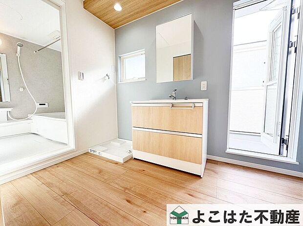 【洗面】お子様と一緒にお風呂に入る時にも着替えが窮屈ではありません♪