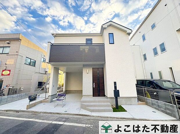 【外観】シンプルで落ち着いた色調の外観は、周辺の街並みとも溶け込み、時が経っても色あせることなく居住者を優しく迎え入れてくれます。