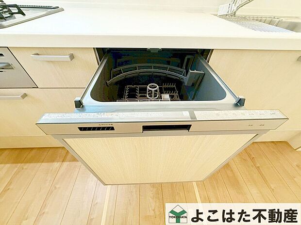 【その他設備】ビルトインタイプの食洗機を標準装備。手荒れの心配も無く、洗い物に時間を取られない分、ご家族で過ごす時間が増やせます。