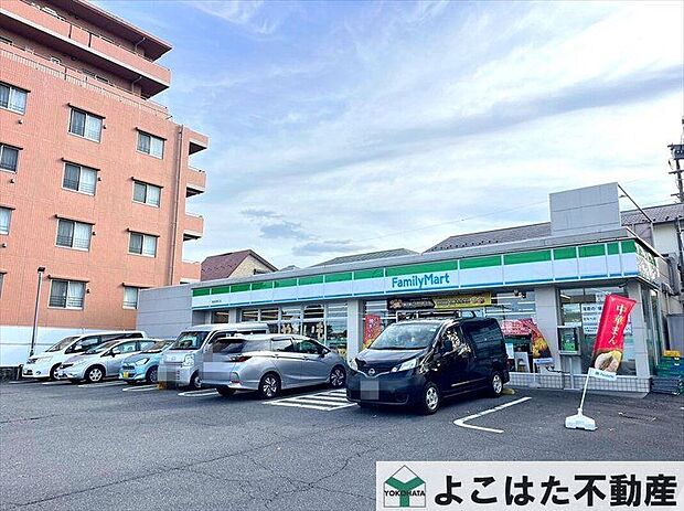 ファミリーマート稲城矢野口店(約560m)