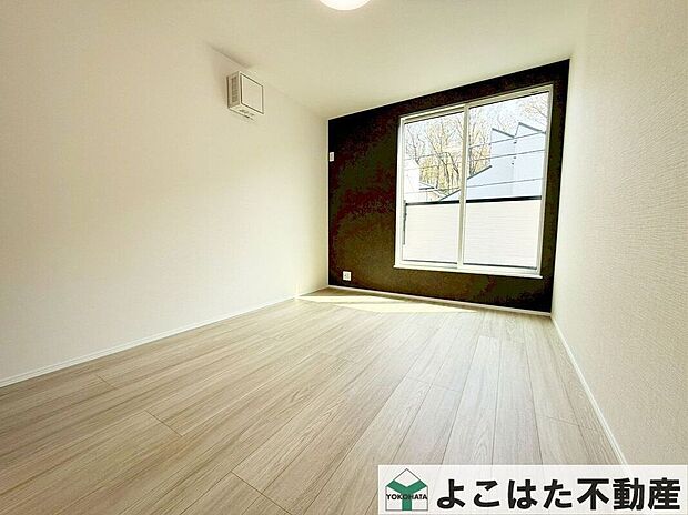 【子供部屋】子ども部屋にもぴったりな明るいお部屋です。