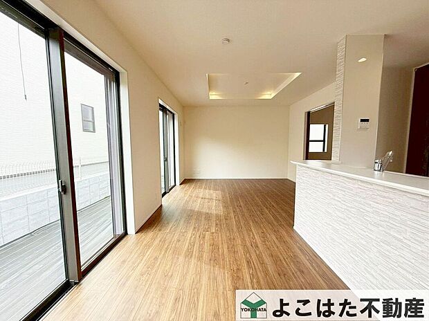 【リビング】リビングに床暖房が付いており、寒い冬も快適に過ごせます。