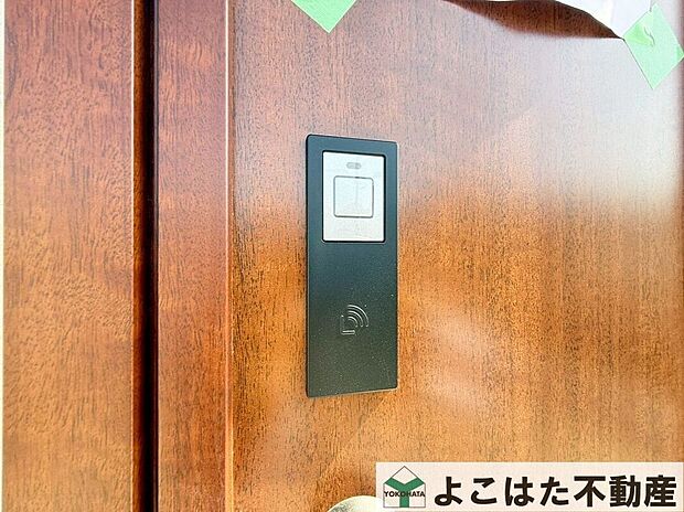 【その他設備】カギいらずで、毎日がもっとスマートに。スマートロックで開閉がスムーズです!もう「カギ忘れた!」「失くした!」と焦る必要はありません。