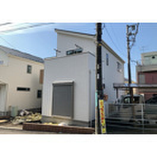 ついに完成致しました!現地をご見学に行く際は、道路の幅や周辺の交通量、施設などをご確認頂くことをおすすめします!物件の流れが早いため、内見をしたい方はお早めに当社営業までお問い合わせ頂きご予約下さい!