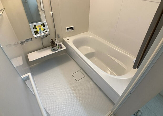 入浴時の快適さも大事なことですが、綺麗な状態を維持できなければ気持ちよく入浴できません。毎日の掃除が楽という点は大事なポイントになります！カビが生えにくく掃除がしやすい、壁や浴槽を選ぶといいでしょう。