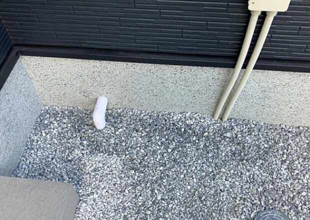 木造住宅とは土台、壁、柱など建築物の強度を支える構造体の材に木が使用されている構造を指します。構造体は建物の自重を支えるだけではなく風圧や水圧、積裁荷重などあらゆる衝撃に耐えるための基礎です。