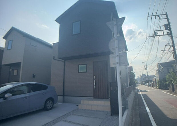 ついに完成致しました！現地をご見学に行く際は、道路の幅や周辺の交通量、施設などをご確認頂くことをおすすめします！物件の流れが早いため、内見をしたい方はお早めに当社営業までお問い合わせ頂きご予約下さい！