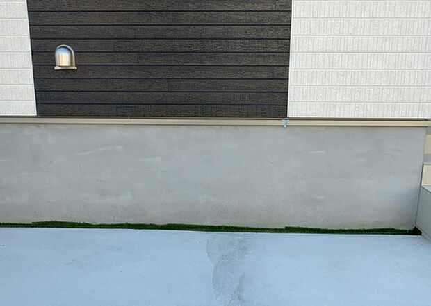 木造住宅とは土台、壁、柱など建築物の強度を支える構造体の材に木が使用されている構造を指します。構造体は建物の自重を支えるだけではなく風圧や水圧、積裁荷重などあらゆる衝撃に耐えるための基礎です。