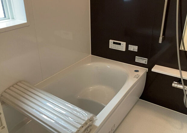 入浴時の快適さも大事なことですが、綺麗な状態を維持できなければ気持ちよく入浴できません。毎日の掃除が楽という点は大事なポイントになります!カビが生えにくく掃除がしやすい、壁や浴槽を選ぶといいでしょう。