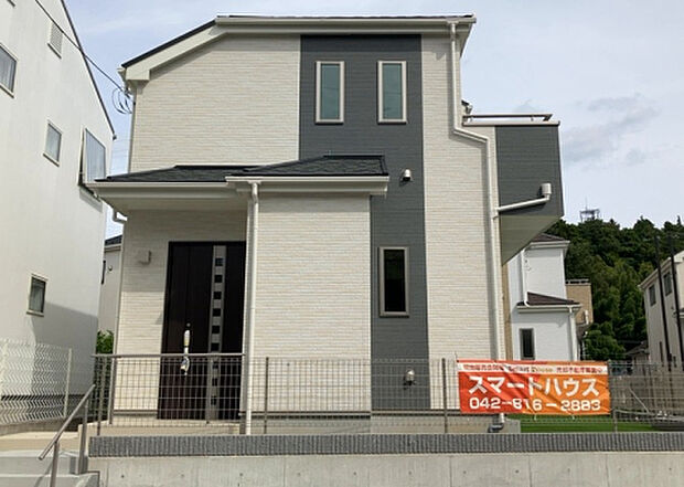 ついに完成致しました！現地をご見学に行く際は、道路の幅や周辺の交通量、施設などをご確認頂くことをおすすめします！物件の流れが早いため、内見をしたい方はお早めに当社営業までお問い合わせ頂きご予約下さい！