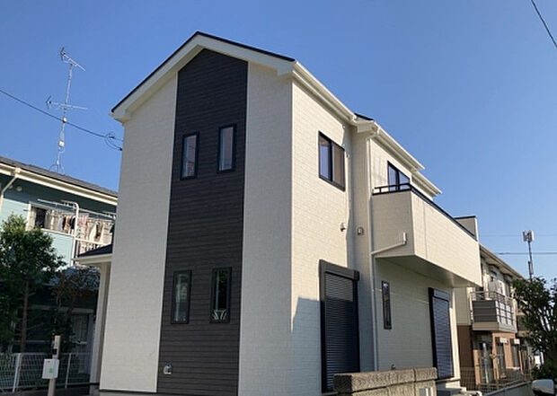 ついに完成致しました!現地をご見学に行く際は、道路の幅や周辺の交通量、施設などをご確認頂くことをおすすめします!物件の流れが早いため、内見をしたい方はお早めに当社営業までお問い合わせ頂きご予約下さい!