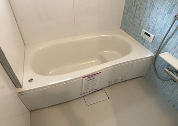 入浴時の快適さも大事なことですが、綺麗な状態を維持できなければ気持ちよく入浴できません。毎日の掃除が楽という点は大事なポイントになります！カビが生えにくく掃除がしやすい、壁や浴槽を選ぶといいでしょう。