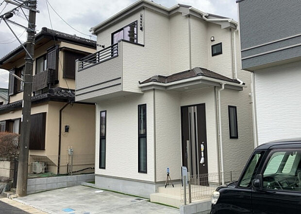 ついに完成致しました！現地をご見学に行く際は、道路の幅や周辺の交通量、施設などをご確認頂くことをおすすめします！物件の流れが早いため、内見をしたい方はお早めに当社営業までお問い合わせ頂きご予約下さい！