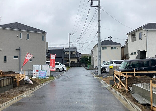 桜や紅葉の名所に出かける人は多いと思いますが、家にいながら季節の移ろいを感じる生活を送りませんか?リビングや窓から見える景色が生活を彩るワンポイントに!現地から見える景色を堪能してみては如何でしょう。