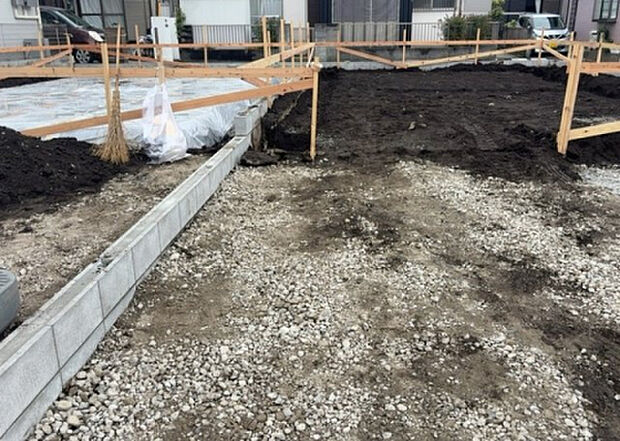 家族でのBBQを行うのであれば3坪程度の広さがあればよいでしょう。ガーデニングや家庭菜園を楽しむ際は、手入れが行き届く範囲にすると安心です。また、庭のある方角や接道が気になる方は事前に確認しましょう。