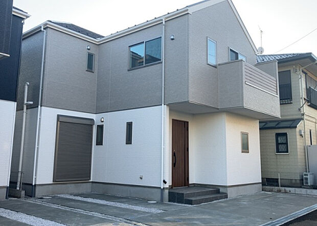 ついに完成致しました！現地をご見学に行く際は、道路の幅や周辺の交通量、施設などをご確認頂くことをおすすめします！物件の流れが早いため、内見をしたい方はお早めに当社営業までお問い合わせ頂きご予約下さい！