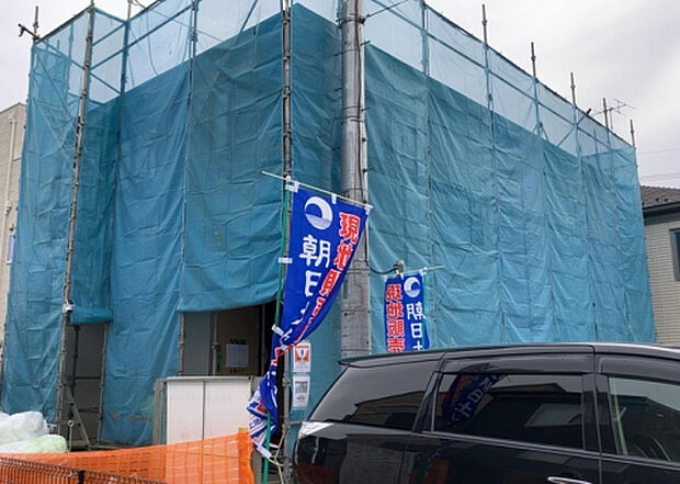 木造住宅とは土台、壁、柱など建築物の強度を支える構造体の材に木が使用されている構造を指します。構造体は建物の自重を支えるだけではなく風圧や水圧、積裁荷重などあらゆる衝撃に耐えるための基礎です。