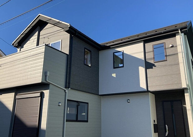 ついに完成致しました！現地をご見学に行く際は、道路の幅や周辺の交通量、施設などをご確認頂くことをおすすめします！物件の流れが早いため、内見をしたい方はお早めに当社営業までお問い合わせ頂きご予約下さい！