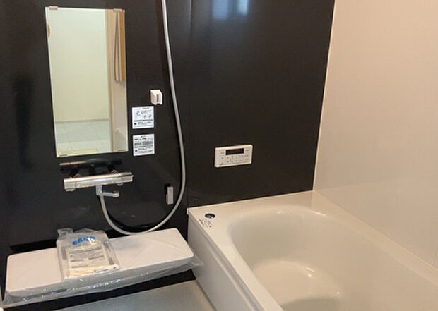 入浴時の快適さも大事なことですが、綺麗な状態を維持できなければ気持ちよく入浴できません。毎日の掃除が楽という点は大事なポイントになります!カビが生えにくく掃除がしやすい、壁や浴槽を選ぶといいでしょう。