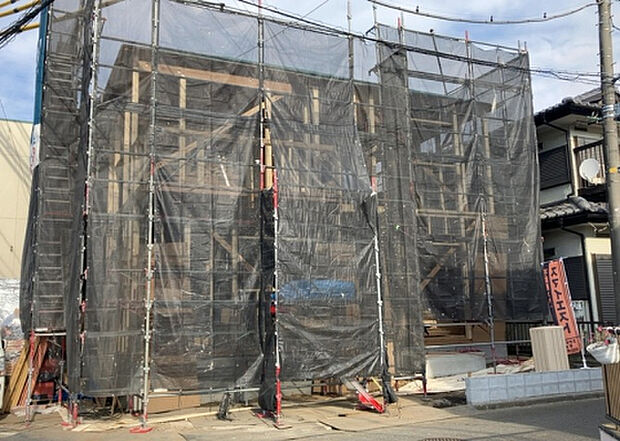 現地をご見学に行く際は、道路の幅や周辺の交通量、施設などをご確認頂くことをおすすめします!ある程度イメージをつけたいという場合は、同売主の施工事例や完成パースもお見せします。