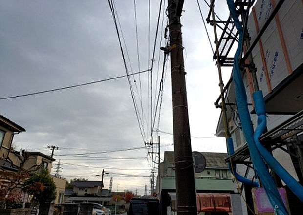 桜や紅葉の名所に出かける人は多いと思いますが、家にいながら季節の移ろいを感じる生活を送りませんか？リビングや窓から見える景色が生活を彩るワンポイントに！現地から見える景色を堪能してみては如何でしょう。