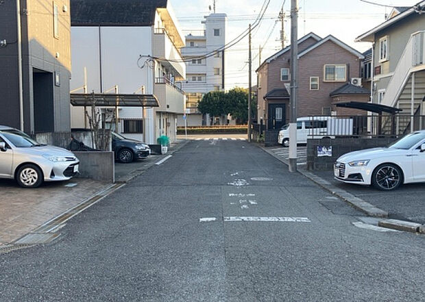 桜や紅葉の名所に出かける人は多いと思いますが、家にいながら季節の移ろいを感じる生活を送りませんか?リビングや窓から見える景色が生活を彩るワンポイントに!現地から見える景色を堪能してみては如何でしょう。