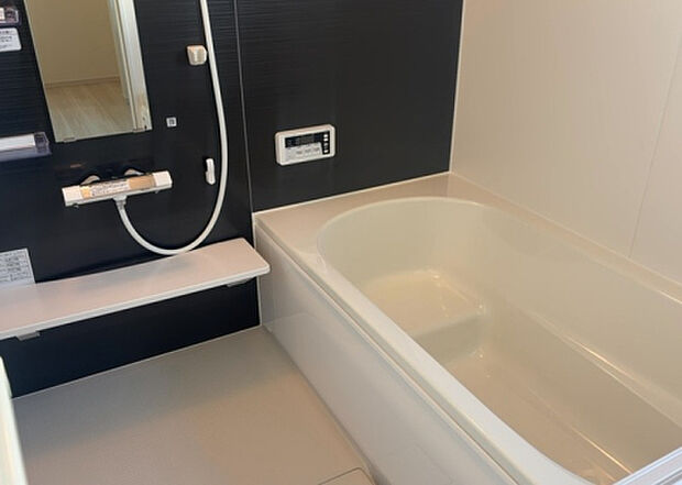 入浴時の快適さも大事なことですが、綺麗な状態を維持できなければ気持ちよく入浴できません。毎日の掃除が楽という点は大事なポイントになります!カビが生えにくく掃除がしやすい、壁や浴槽を選ぶといいでしょう。