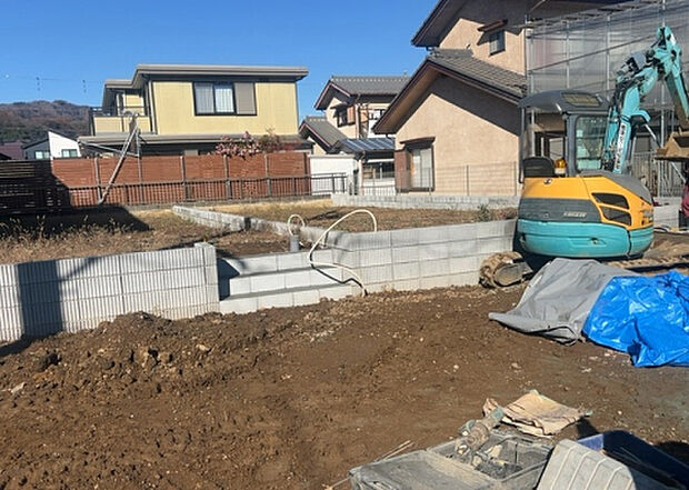 家族でのBBQを行うのであれば3坪程度の広さがあればよいでしょう。ガーデニングや家庭菜園を楽しむ際は、手入れが行き届く範囲にすると安心です。また、庭のある方角や接道が気になる方は事前に確認しましょう。