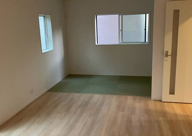 リビングの間取りの種類は大きくわけてリビングとダイニングが別になっているタイプ、リビングダイニング一体型です。どちらも一長一短ですので、家を選ぶ時はその両面をチェックして決めるようにしましょう。