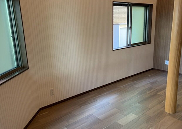 リビングの間取りの種類は大きくわけてリビングとダイニングが別になっているタイプ、リビングダイニング一体型です。どちらも一長一短ですので、家を選ぶ時はその両面をチェックして決めるようにしましょう。