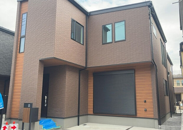 ついに完成致しました!現地をご見学に行く際は、道路の幅や周辺の交通量、施設などをご確認頂くことをおすすめします!物件の流れが早いため、内見をしたい方はお早めに当社営業までお問い合わせ頂きご予約下さい!