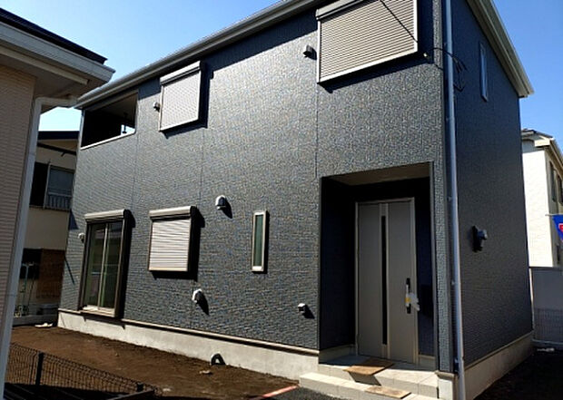 ついに完成致しました!現地をご見学に行く際は、道路の幅や周辺の交通量、施設などをご確認頂くことをおすすめします!物件の流れが早いため、内見をしたい方はお早めに当社営業までお問い合わせ頂きご予約下さい!