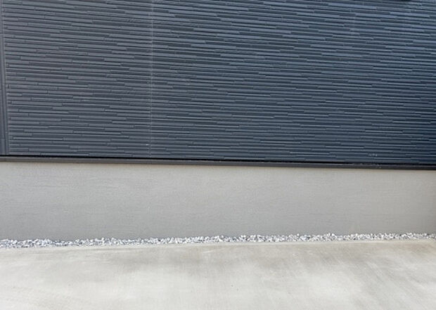 木造住宅とは土台、壁、柱など建築物の強度を支える構造体の材に木が使用されている構造を指します。構造体は建物の自重を支えるだけではなく風圧や水圧、積裁荷重などあらゆる衝撃に耐えるための基礎です。