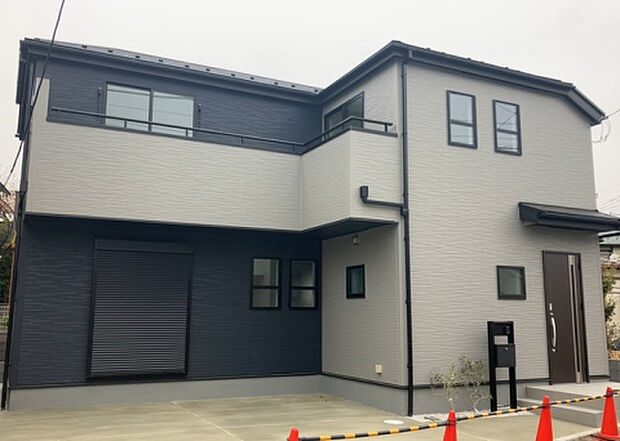 木造住宅とは土台、壁、柱など建築物の強度を支える構造体の材に木が使用されている構造を指します。構造体は建物の自重を支えるだけではなく風圧や水圧、積裁荷重などあらゆる衝撃に耐えるための基礎です。