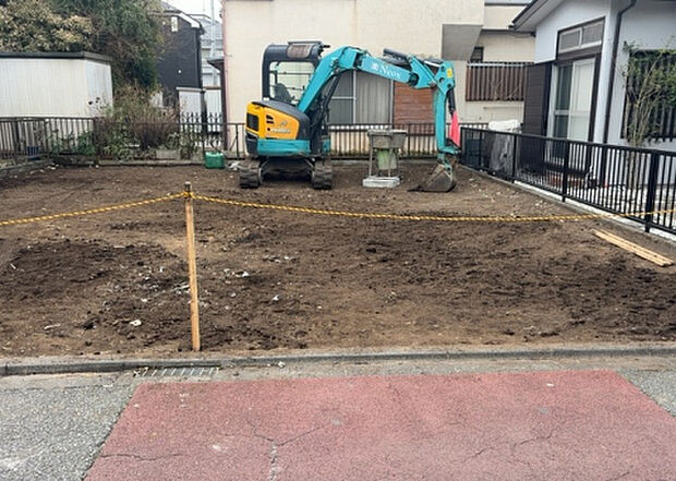 木造住宅とは土台、壁、柱など建築物の強度を支える構造体の材に木が使用されている構造を指します。構造体は建物の自重を支えるだけではなく風圧や水圧、積裁荷重などあらゆる衝撃に耐えるための基礎です。