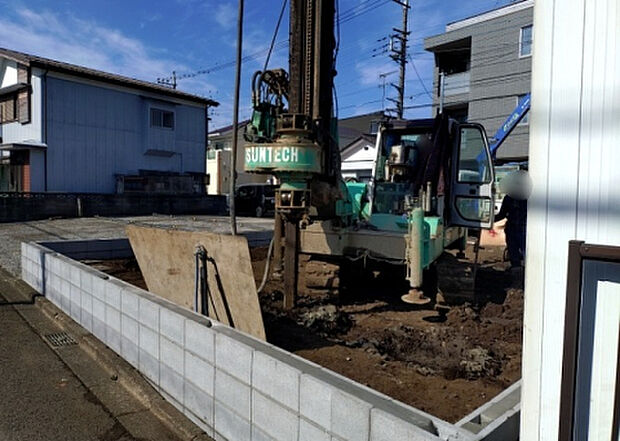 現地をご見学に行く際は、道路の幅や周辺の交通量、施設などをご確認頂くことをおすすめします!ある程度イメージをつけたいという場合は、同売主の施工事例や完成パースもお見せします。
