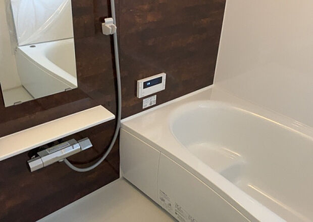 入浴時の快適さも大事なことですが、綺麗な状態を維持できなければ気持ちよく入浴できません。毎日の掃除が楽という点は大事なポイントになります!カビが生えにくく掃除がしやすい、壁や浴槽を選ぶといいでしょう。