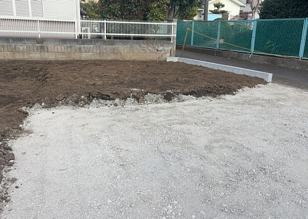 家族でのBBQを行うのであれば3坪程度の広さがあればよいでしょう。ガーデニングや家庭菜園を楽しむ際は、手入れが行き届く範囲にすると安心です。また、庭のある方角や接道が気になる方は事前に確認しましょう。