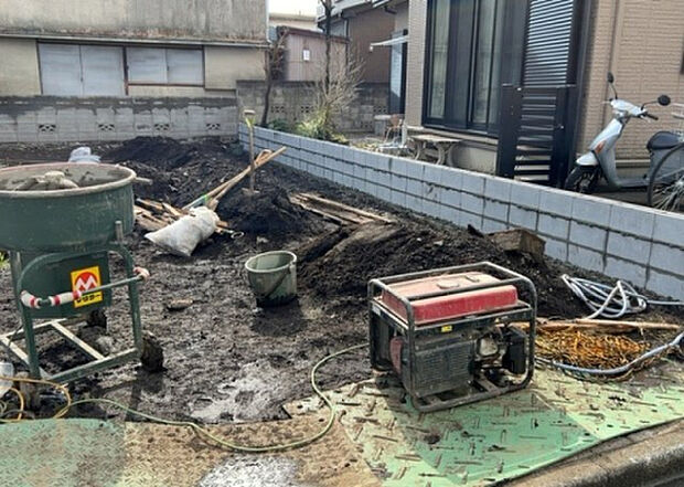 家族でのBBQを行うのであれば3坪程度の広さがあればよいでしょう。ガーデニングや家庭菜園を楽しむ際は、手入れが行き届く範囲にすると安心です。また、庭のある方角や接道が気になる方は事前に確認しましょう。