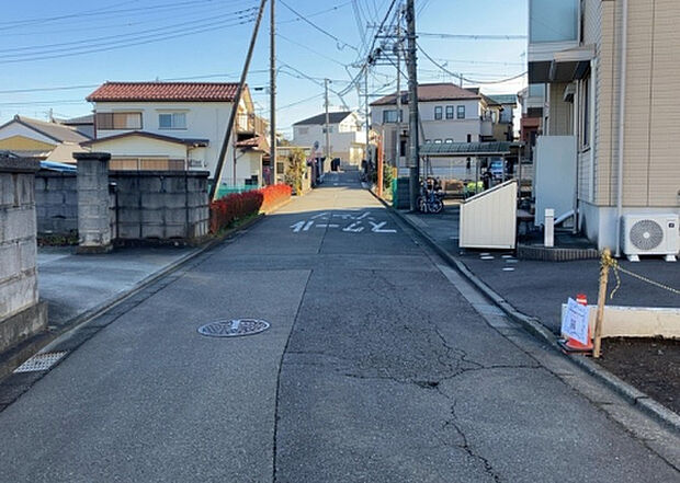 桜や紅葉の名所に出かける人は多いと思いますが、家にいながら季節の移ろいを感じる生活を送りませんか?リビングや窓から見える景色が生活を彩るワンポイントに!現地から見える景色を堪能してみては如何でしょう。