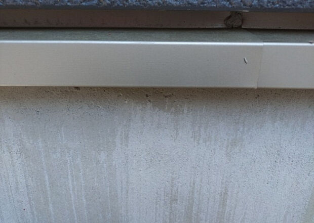 木造住宅とは土台、壁、柱など建築物の強度を支える構造体の材に木が使用されている構造を指します。構造体は建物の自重を支えるだけではなく風圧や水圧、積裁荷重などあらゆる衝撃に耐えるための基礎です。